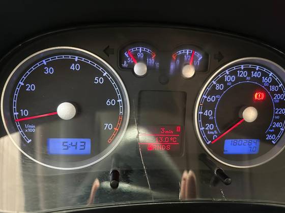VOLKSWAGEN BORA 2.0 MI 8V GASOLINA 4P TIPTRONIC